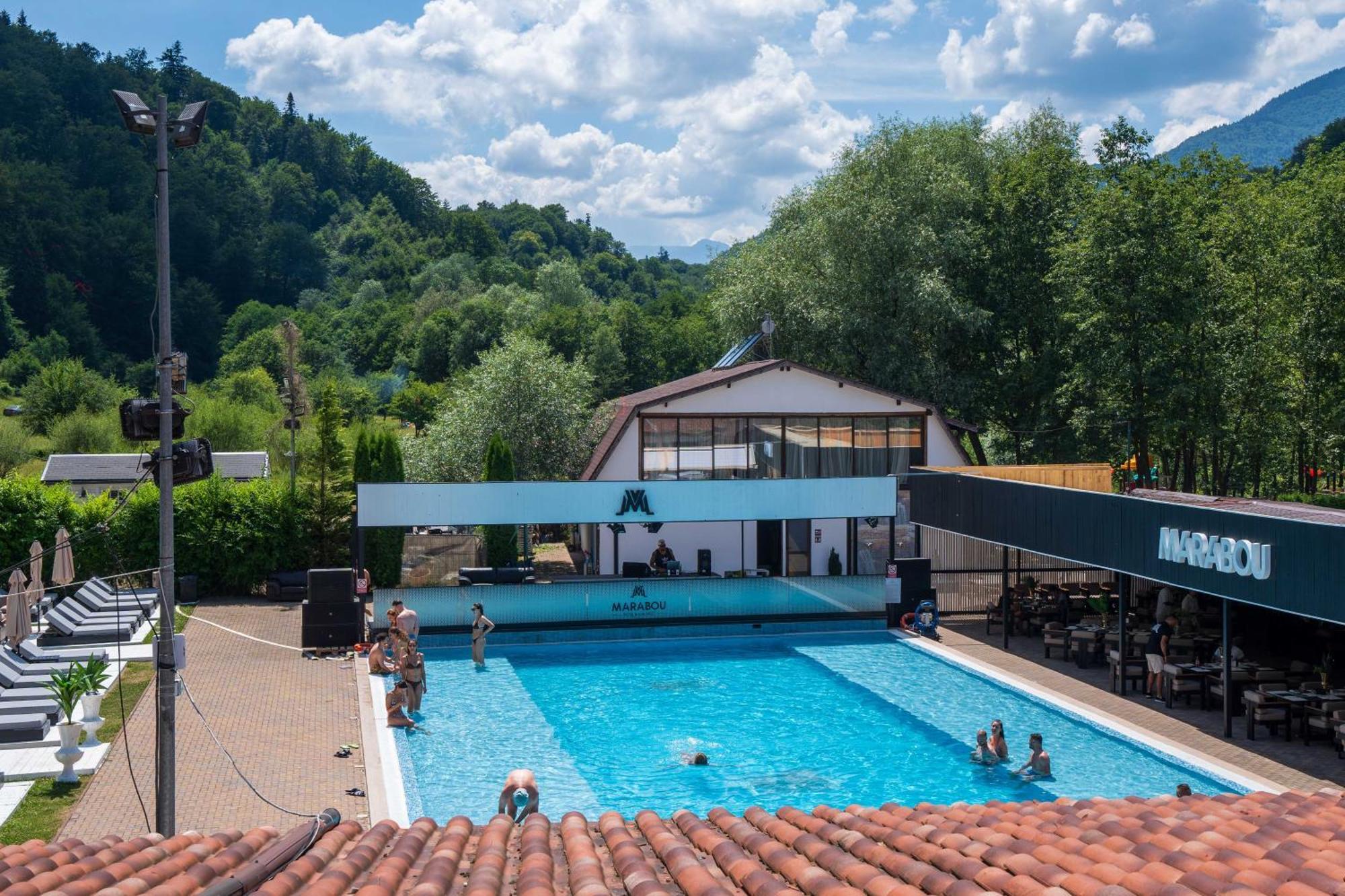Marabou Resort Μπρασόβ Εξωτερικό φωτογραφία